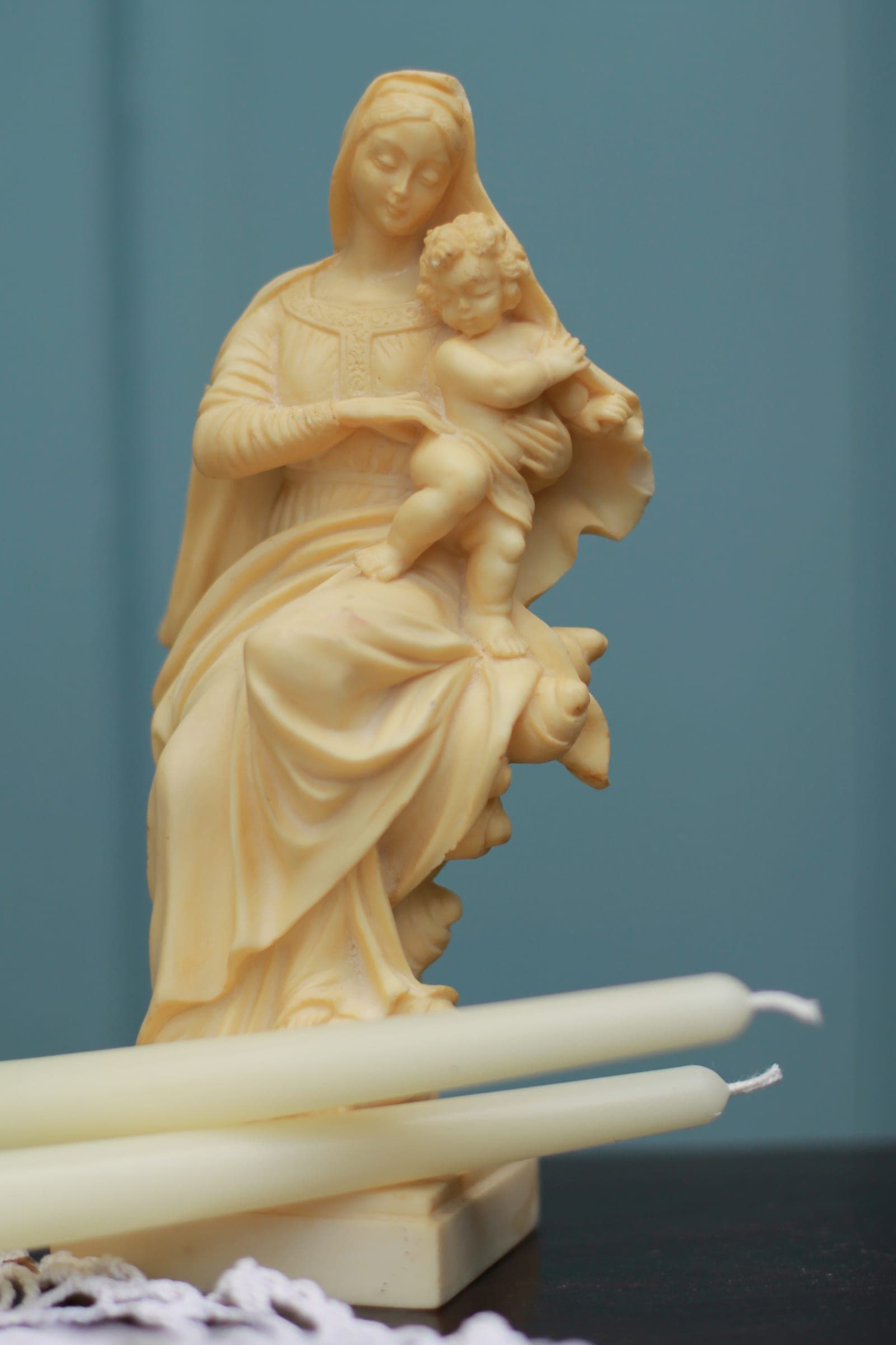 Beeswax Taper Candles - White image